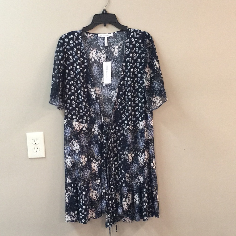 BCBGeneration floral wrap size small
